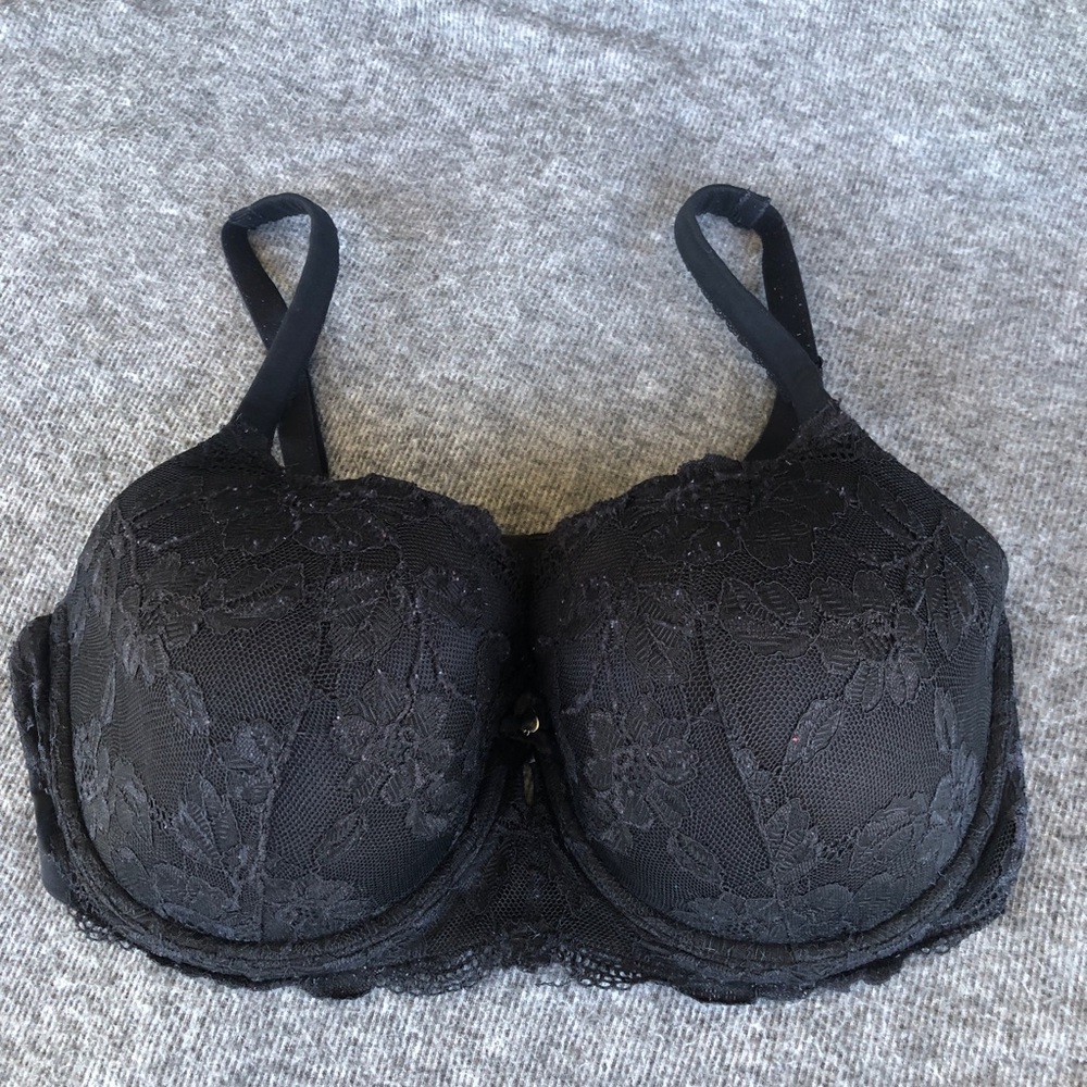 Victoria's Secret BODY BY VICTORIA Black Lace Underwire Bra